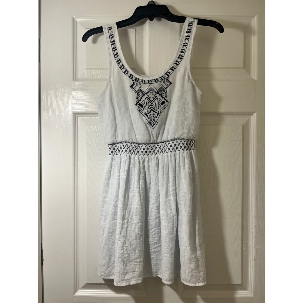 Bailey Blue White‎ Embroidered Boho Mini Dress Smocked Waist Size Small